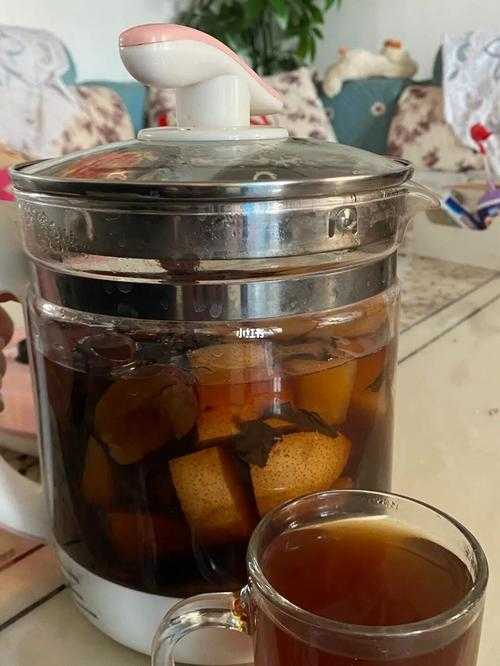 红茶煮梨的功效（红茶可以和梨一起煮吗）